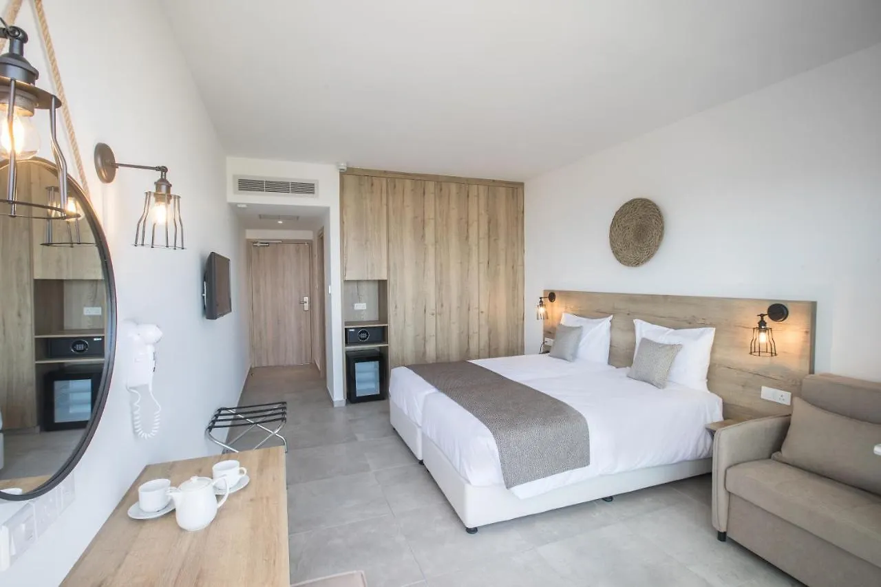 Bohemian Gardens Hotel Protaras