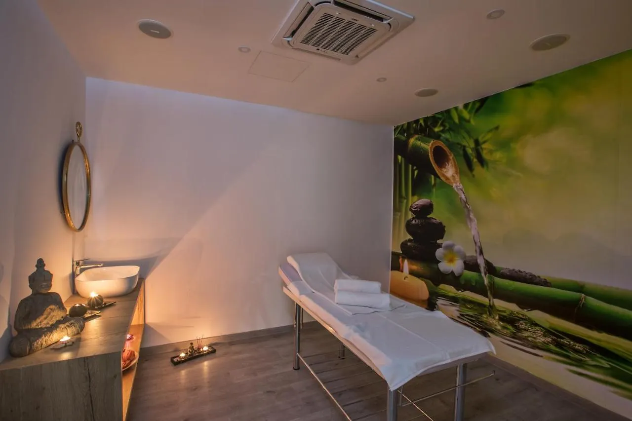 Bohemian Gardens Hotel Protaras
