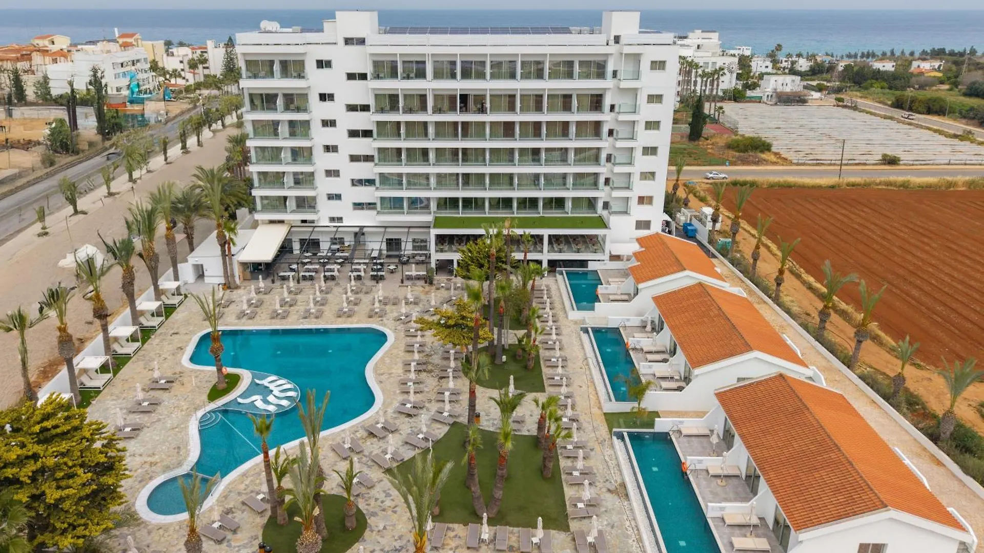 Bohemian Gardens Hotel Protaras