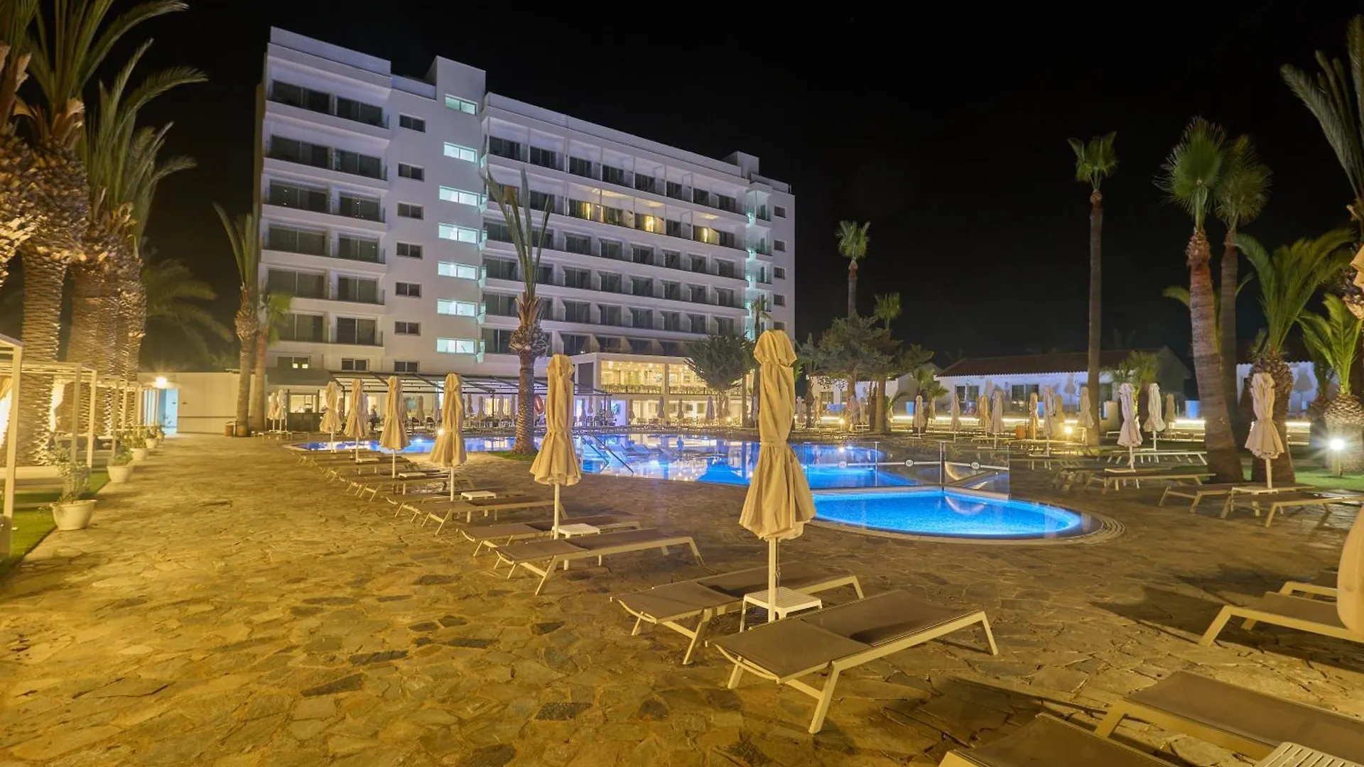 Bohemian Gardens Hotel Protaras 4*,