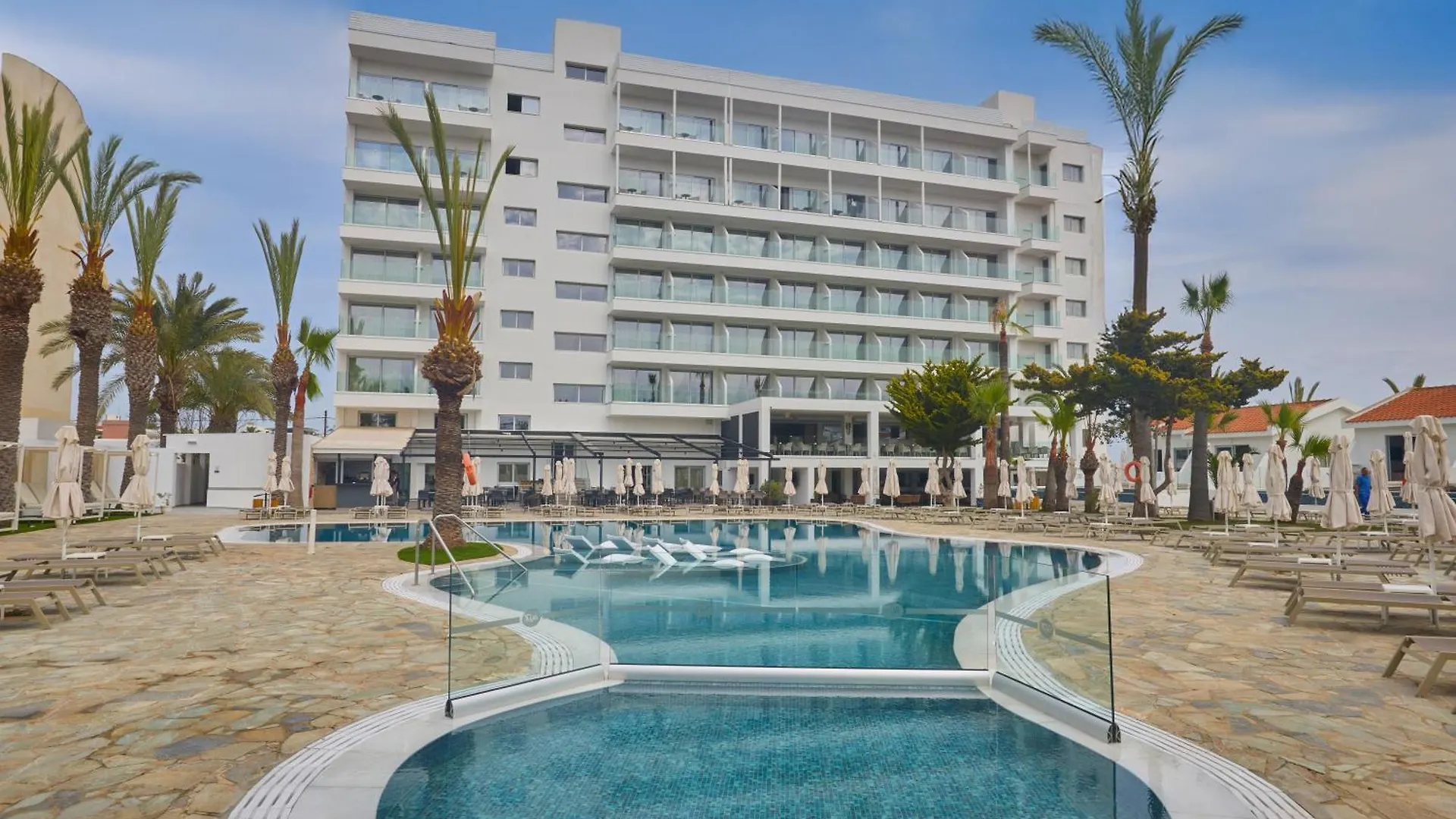 Bohemian Gardens Hotel Protaras