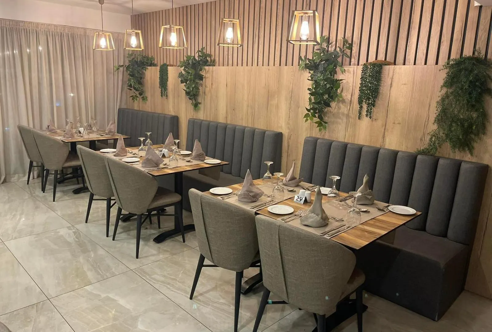 Bohemian Gardens Hotel 普罗塔拉斯