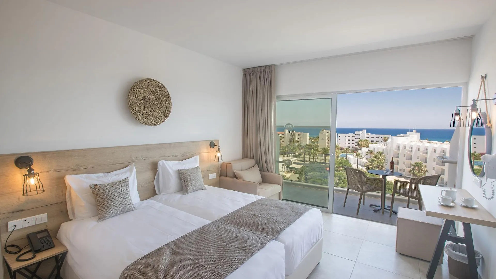 Bohemian Gardens Hotel Protaras