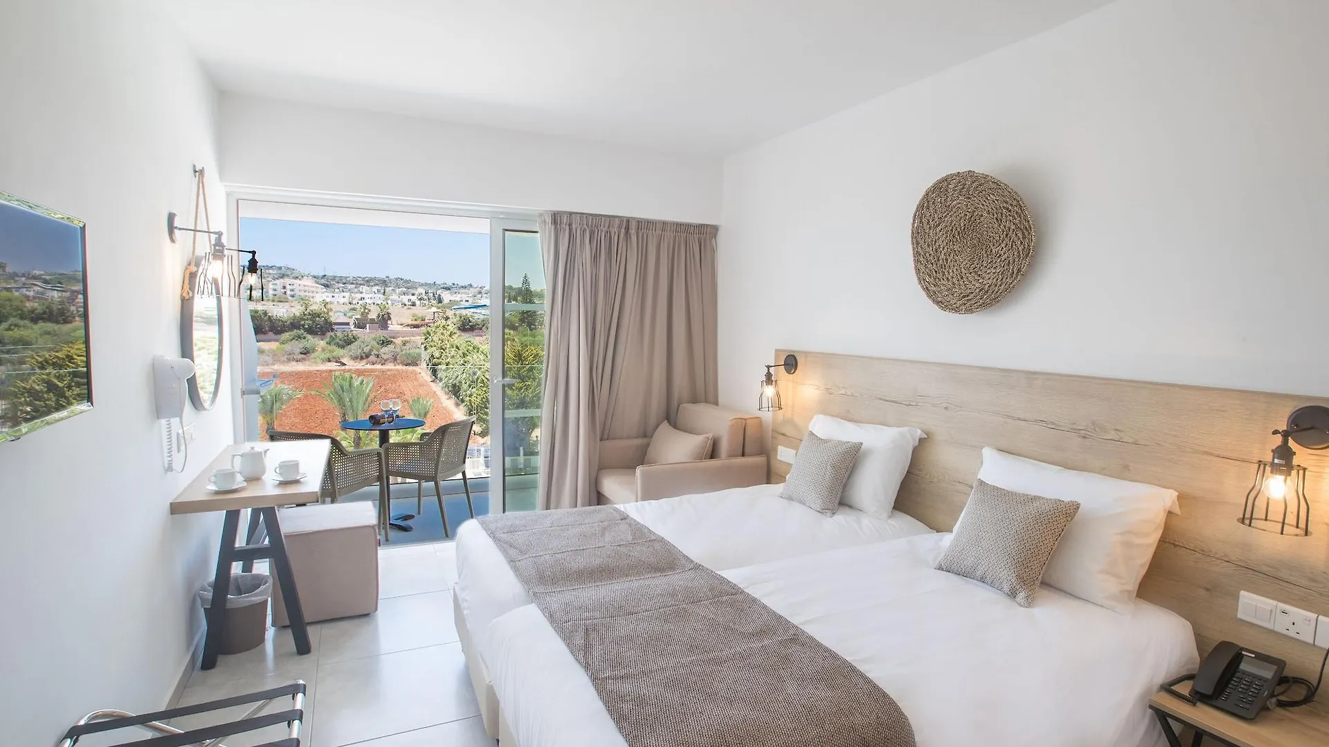 Bohemian Gardens Hotel Protaras