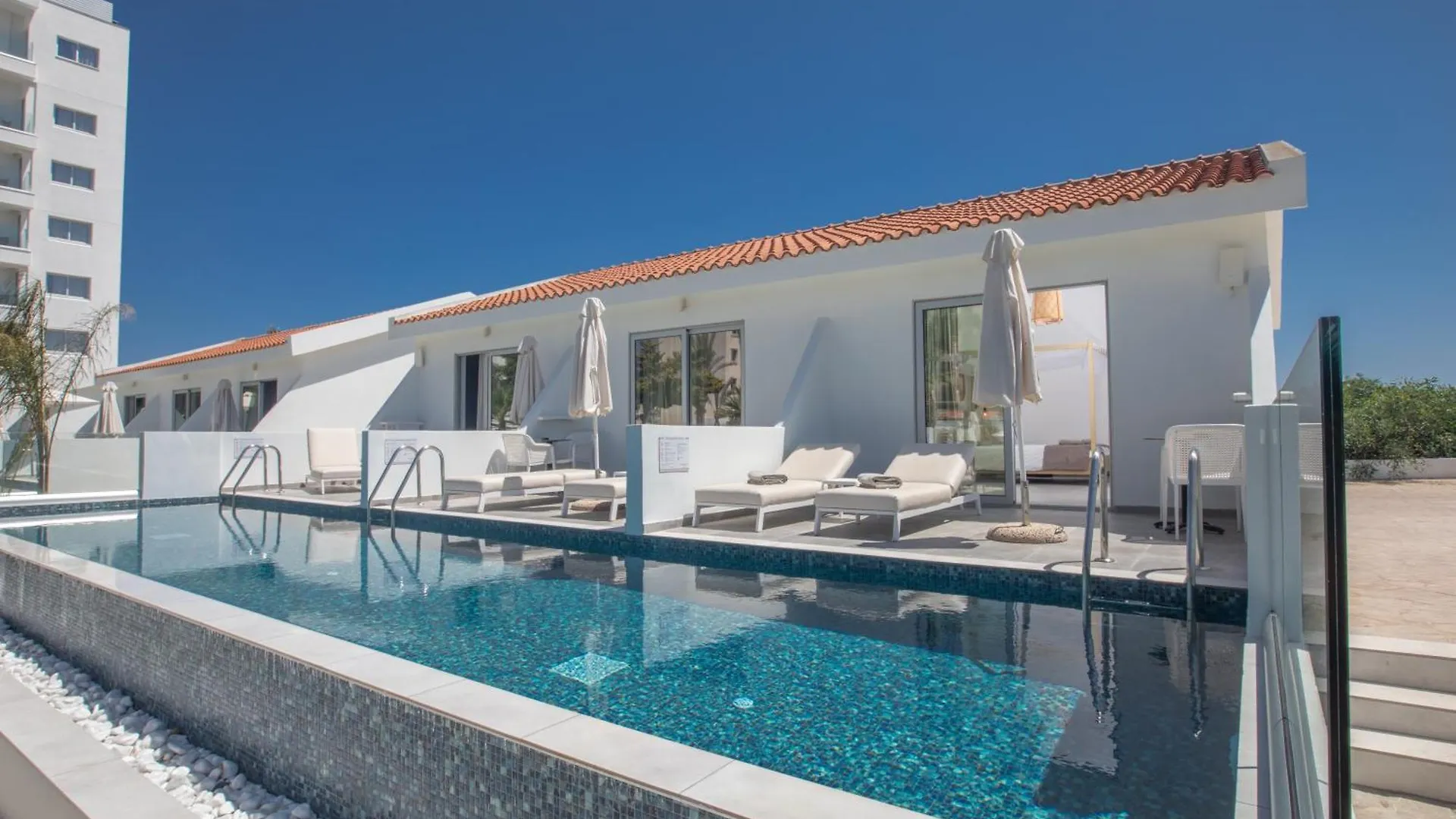 Bohemian Gardens Hotel Protaras