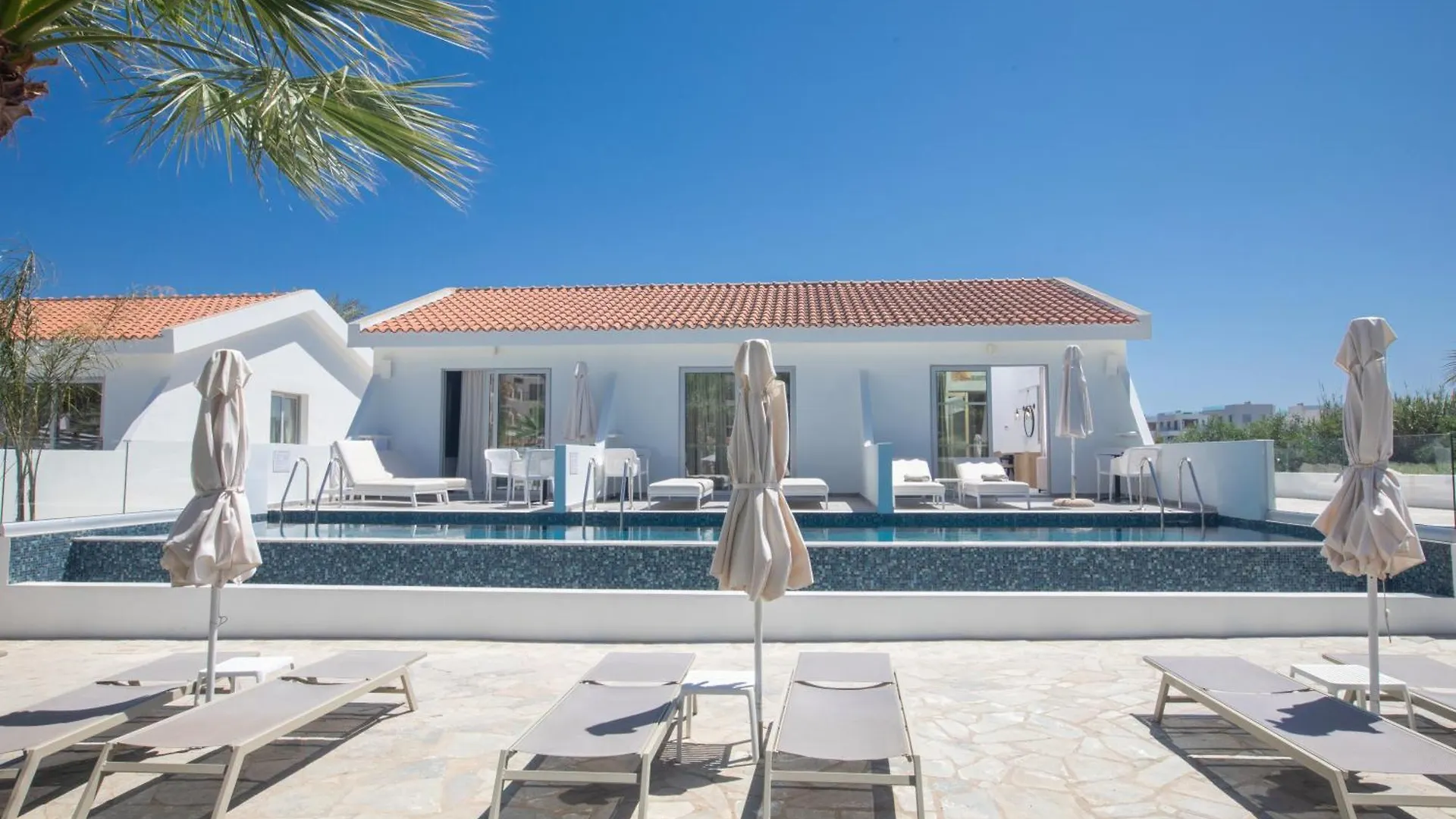 Bohemian Gardens Hotel Protaras