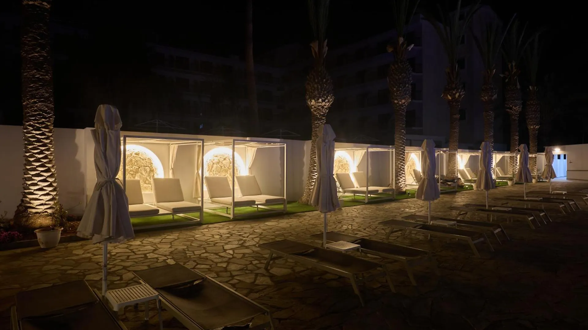 Bohemian Gardens Hotel Protaras